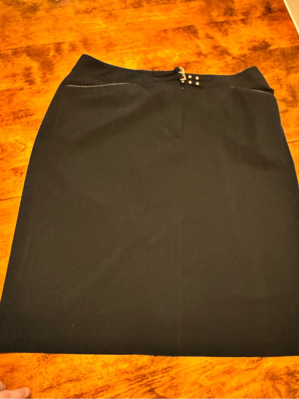 Larry Levine Black Knee Length Stretch Pencil Skirt Grommet Accent and Faux Leat